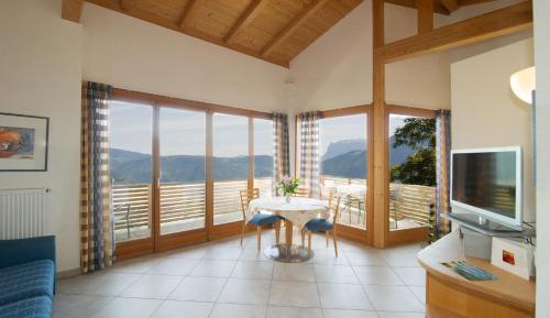 Superior One-Bedroom Apartment