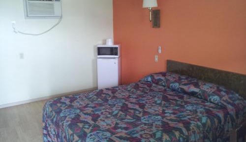 Queen Room - Non-Smoking