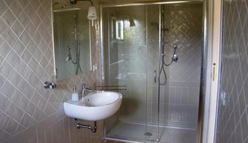 Twin Room with Private Bathroom