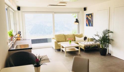 Apartment with Pool View 