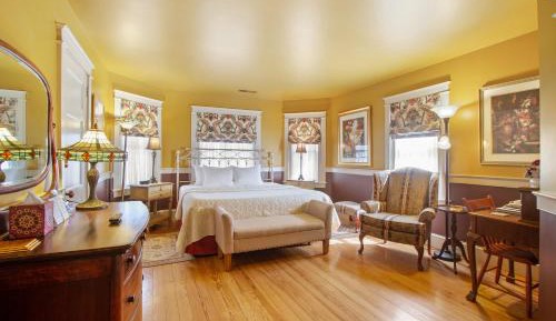 Traditional King Room