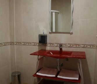 Twin Room with Private Bathroom