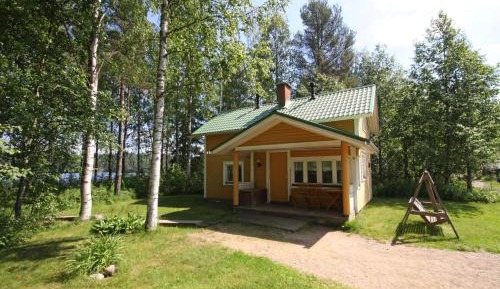 One-Bedroom Cottage with Lake View 