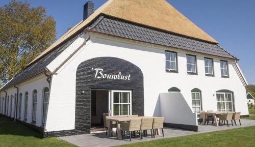 Three-Bedroom Holiday Home 