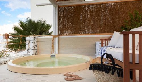 Superior Suite with Sea View & Private Outdoor Air Jetted Tub