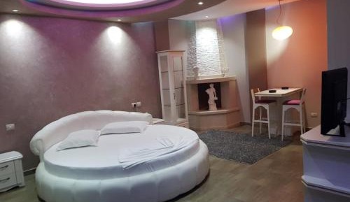 Suite with Hot Tub