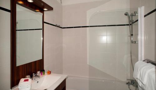 Family Room (2 Adults + 2 Children)