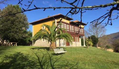 Five-Bedroom House (10 Adults)
