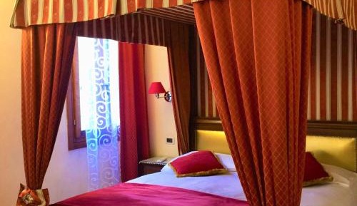 Superior Double Room with Canal View