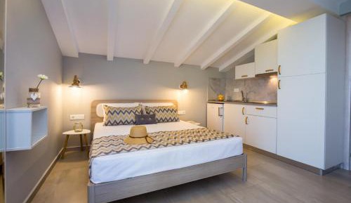 Studio Apartment with Sea View