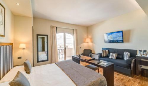 Deluxe Double or Twin Room with Sea View