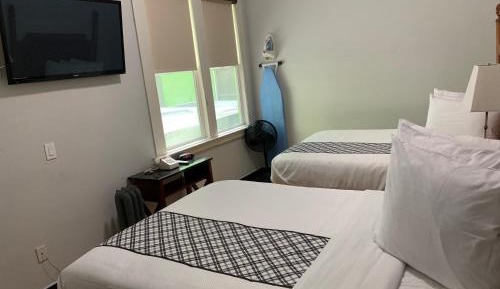 Standard Double Room with Shared Bathroom