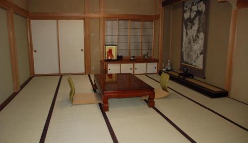 Japanese-Style Room with Shared Toilet