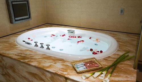 Twin Room with Bath