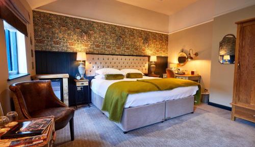 Character Double Room