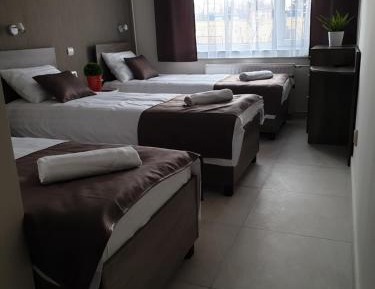 Standard Triple Room with Air-Conditioning