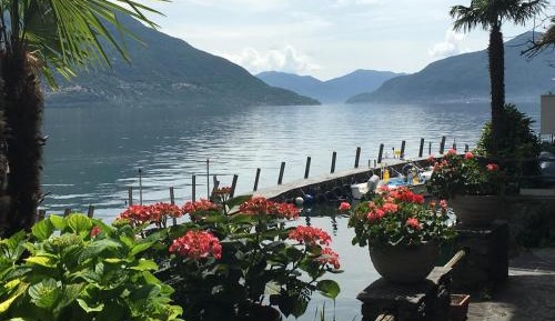 Apartment with Balcony and Lake View (3 Adults)