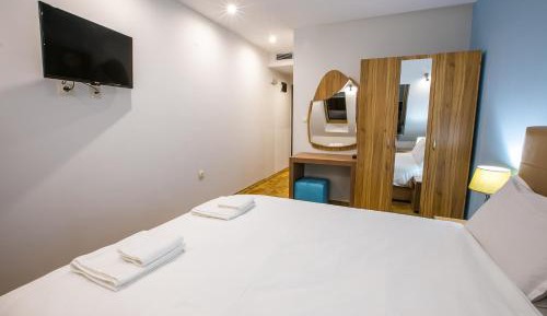 Large Double or Twin Room