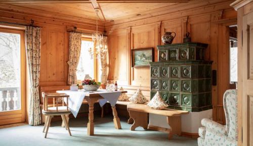 Deluxe King Suite