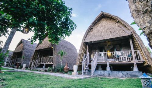 Standard Huts Garden View