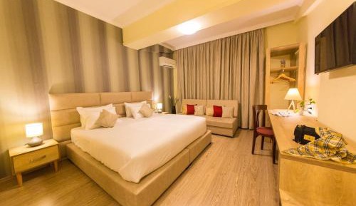 Triple Room with Window