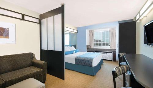 One-Bedroom Suite - Disability Access/Non-Smoking