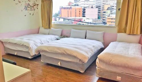 Mini Room for Five People