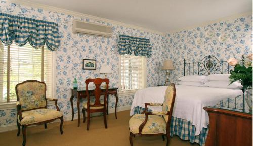Luxury Queen Room