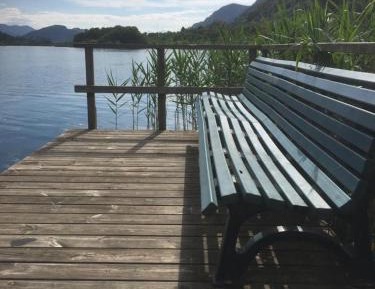 Apartment with Lake View