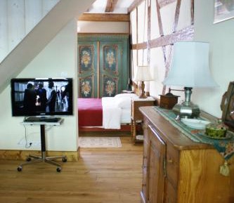 Studio (2 Adults)