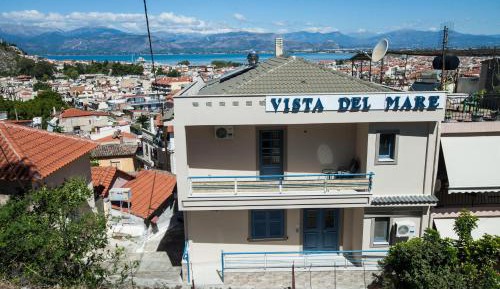 Apartment with Mountain View