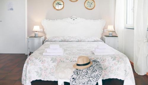 Deluxe Double Room with Balcony and Sea View