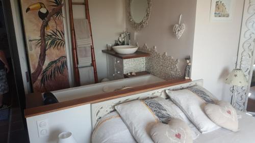 Deluxe Double Room with Bath