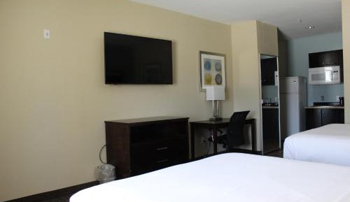 Standard Queen Room