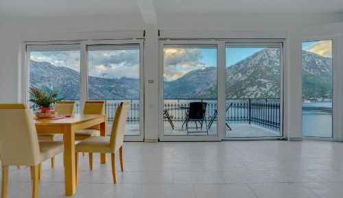Villa - Beach Front