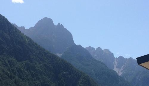 Apartment with Mountain View