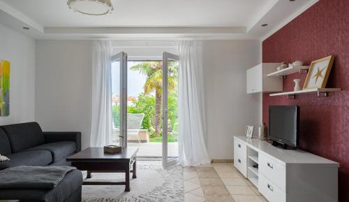 Two-Bedroom Apartment with Terrace and Sea View