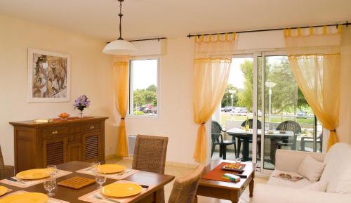 Two-Bedroom House with Mezzanine (6 Adults)