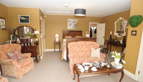 Suite with Garden View