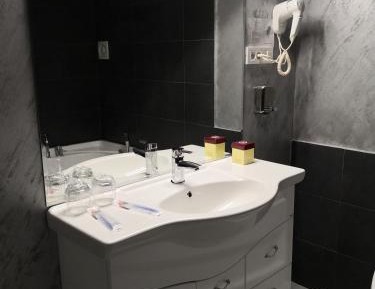 King Room with Spa Bath