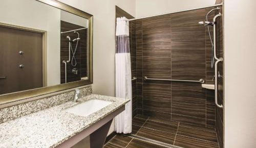 Queen Room with Two Queen Beds - Disability Access
