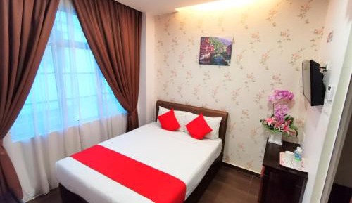 Deluxe Queen Room
