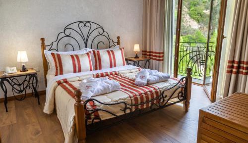 Deluxe Double Room with Bath
