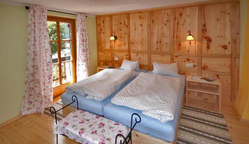Deluxe Double Room with Shower