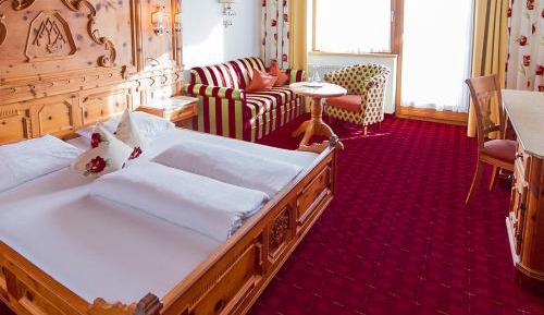 Superior Family Room (2 Adults + 2 Children)