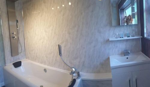 Deluxe Double Room with Bath