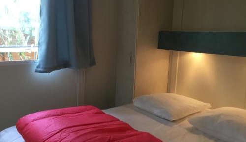 Bungalow (6 Adults)