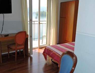 Triple Room with Lake View