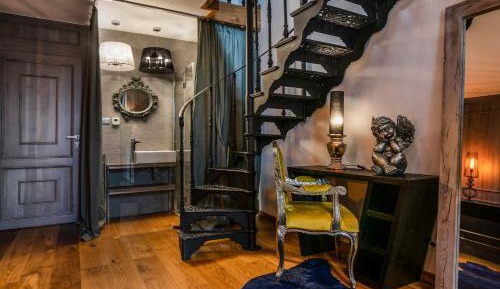 Deluxe Double Room (1)