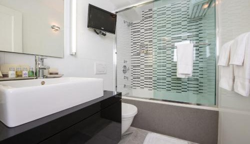 Deluxe Double Room with Sea View and Spa Bath